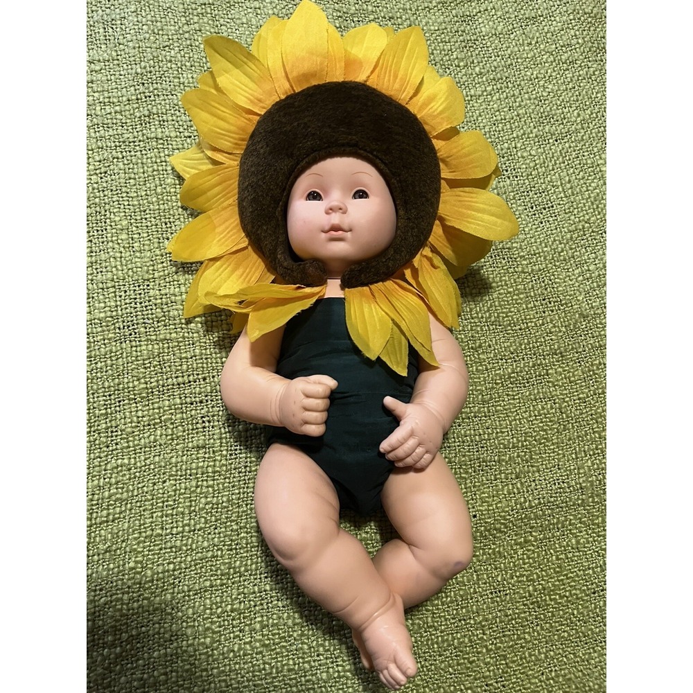 Anne Geddes Collectors Sunflower Doll 15 Inch Hard Body Doll w Clothes, 2000